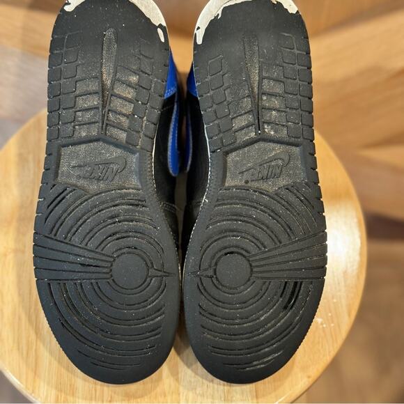 Nike Air Jordan Mid 1 Hyper Royal Boys size 6Y - Picture 5 of 9